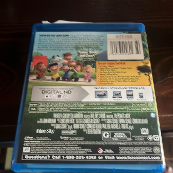 The Peanuts Movie Blue-Ray and DVD - Picture 2 of 3